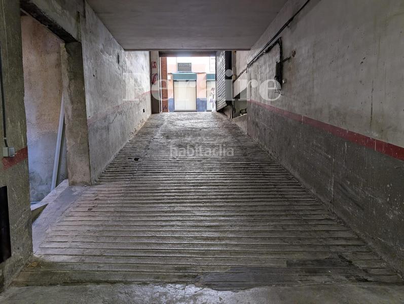Foto b1b93a2c-0e40-404f-87b4-14f6bfef8dbb. Alquiler parking coche en carrer sant marius 4 completa con trastero! en Barcelona