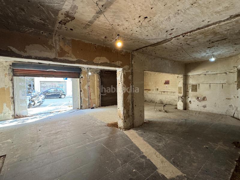 Foto a4a6c0c2-1b74-44b3-802a-5dbddffaae64. Alquiler local comercial oportunidad para cualquier negocio! en Barcelona