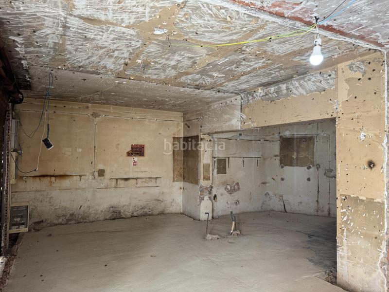 Foto f051b905-a1db-493a-aa8f-8818a333fbfc. Alquiler local comercial oportunidad para cualquier negocio! en Barcelona