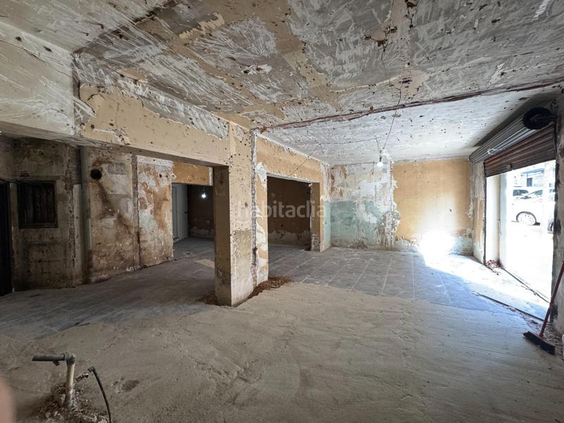 Foto 508c19dc-bb99-48f1-9a87-1cbc1c09a7f1. Lloguer local comercial a Tres Torres Barcelona