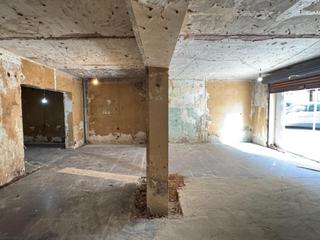 Lloguer Local Comercial  Calle de rafael batlle. Oportunidad para cualquier negocio!