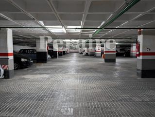 Lloguer Aparcament cotxe a Avenida roma 120. Grandes plazas!