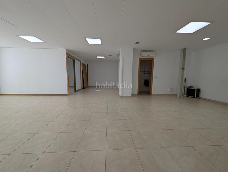 Foto 216ae220-ef87-4c11-b8f9-442cbdaf8362. Alquiler local comercial diàfano, luminoso y con posibilidad de dividir salas en Mataró