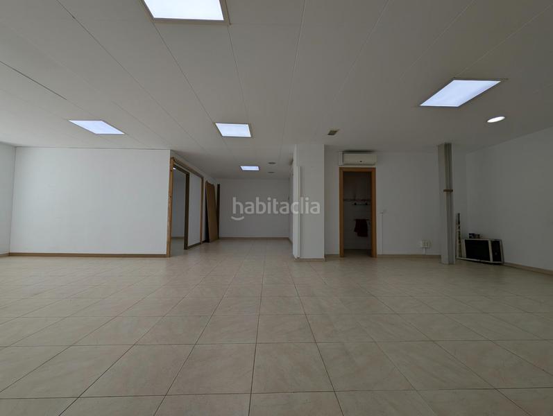 Foto 4854b630-6e32-49d3-9f9d-0db40783f0ea. Alquiler local comercial diàfano, luminoso y con posibilidad de dividir salas en Mataró