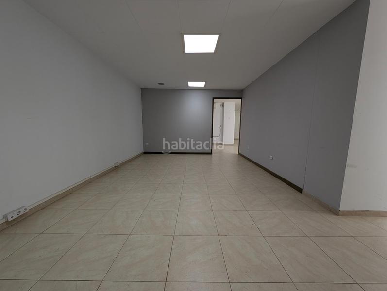 Foto b7488c9c-ad12-491c-8ac7-d55d1ddecc64. Alquiler local comercial diàfano, luminoso y con posibilidad de dividir salas en Mataró