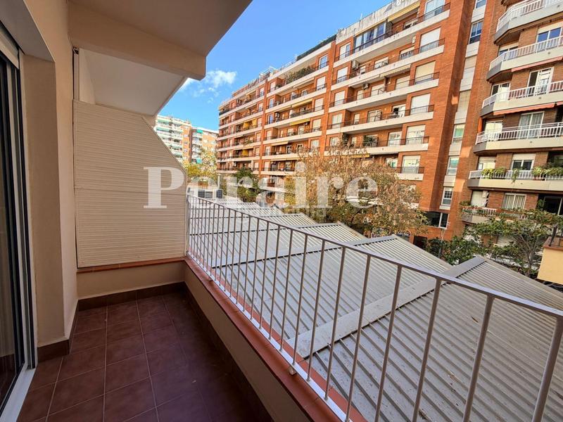 Foto 5c08daf4-5ac9-46f0-a968-cd0c7d6e3ff0. Lloguer pis amb calefacció a Barri de les Corts Barcelona