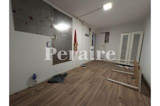 Geschäftsraum  Avenida d'isabel la catòlica. Gran potencial de recuperacion como vivienda