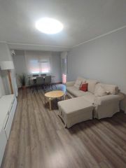 Alquiler Piso  De sant hilari 34. Amplio piso de 3 habitaciones dobles con excelentes vistas
