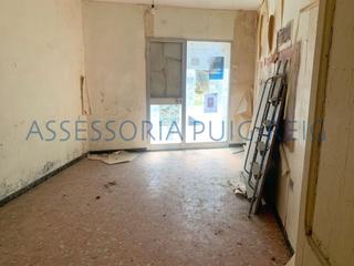 Casa adossada a Balsareny. Solar con edifcacin centrico en balsareny para reformar.