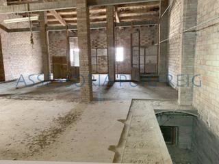 Casa adosada en Gironella. Casa amplia en gironella para reformar en el centro con terreno