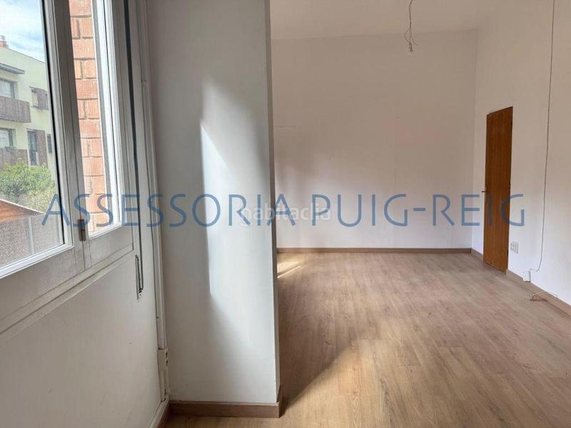 Foto 1027a715-d86d-43d9-bc69-ea2018dc8245. Lloguer local comercial a Poble Nou Manresa