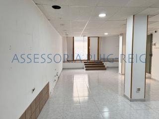 Lloguer Local Comercial a Poble Nou. Local comercial en alquiler en el poble nou de manresa