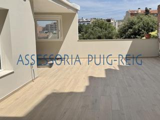 Appartement à Poble Nou. Piso reformado con amplia terraza en venta en manresa