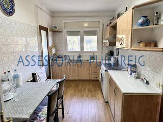 Pis a Jard. Piso amplio y luminoso en una zona tranquila de puigreig, con un