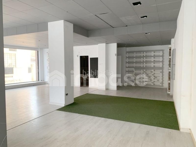Foto 0e45cbdc-9745-4c36-ac5b-1cda3be7f7f9. Local comercial a Barri Antic Manresa