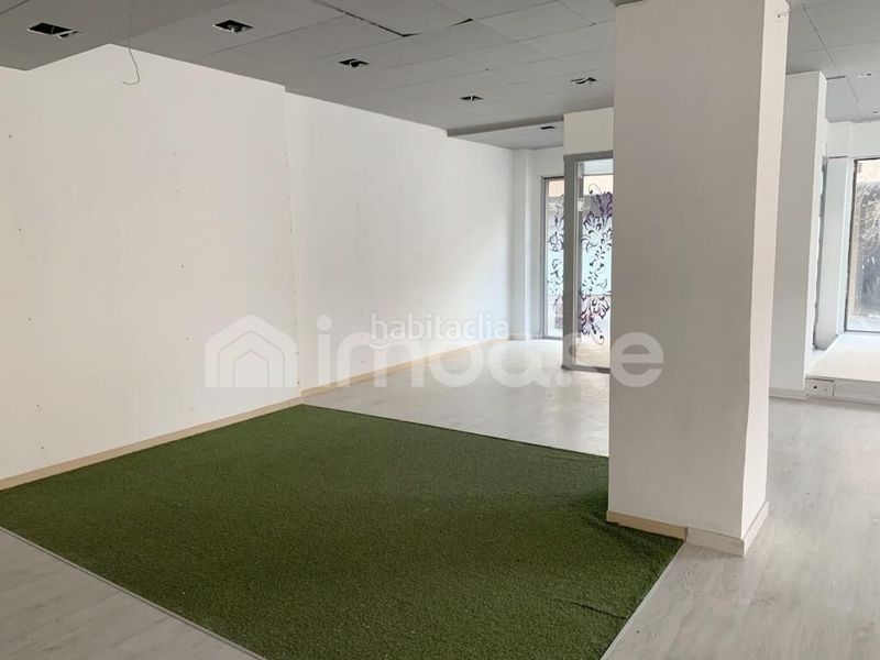 Foto 1a81c43d-8472-4fe6-af64-e57fbd90ba69. Local comercial a Barri Antic Manresa
