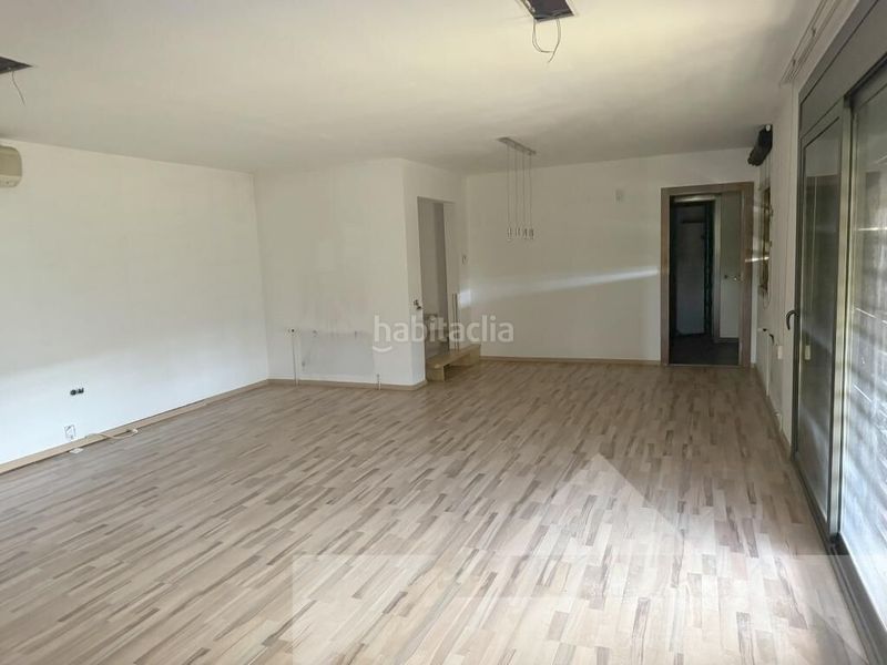 Foto 2f465970-ec5f-485a-86b3-e11a0310bcf3. Xalet amb aparcament piscina a Navarcles