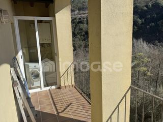 Flat in Puig-reig. Piso reformado con balcón y chimenea en puigreig
