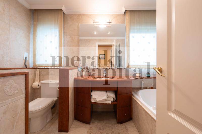 Foto 321c1b18-8a36-471d-b43c-50b6f58f627d. Casa a carrer de mozart 16 a Arxiu Sant Cugat del Vallès