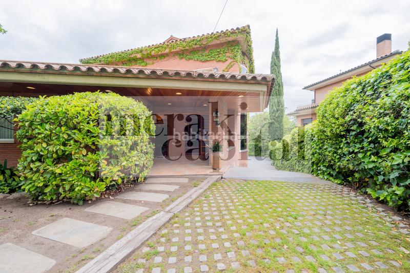 Foto 5c6eeca3-971e-42a0-acef-2d350f44c63d. Casa a carrer de mozart 16 a Arxiu Sant Cugat del Vallès