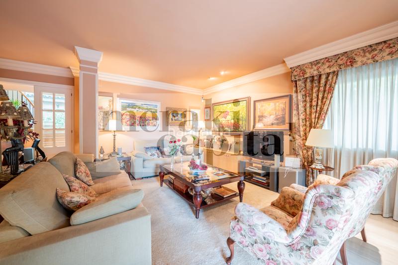 Foto a0d979be-44ef-433b-935a-a2f6a9875d70. Casa a carrer de mozart 16 a Arxiu Sant Cugat del Vallès