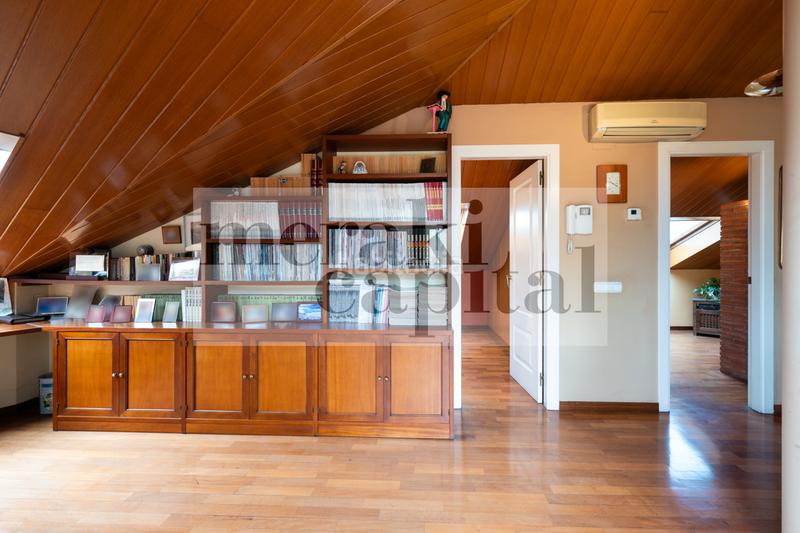 Foto c8b5a011-7931-421a-b0a4-ddb3fd73038e. Casa a carrer de mozart 16 a Arxiu Sant Cugat del Vallès