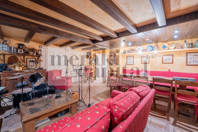 Foto ca1d05e8-8f64-4d6f-a2d6-36f6821a6d99. Casa a carrer de mozart 16 a Arxiu Sant Cugat del Vallès