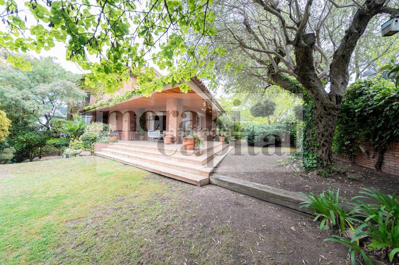 Foto d15da03d-e9ae-4dee-a771-b87b474cc278. Casa a carrer de mozart 16 a Arxiu Sant Cugat del Vallès