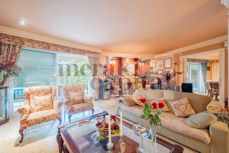 Foto deb9c342-63ae-4664-bf73-49d7687d81e7. Casa a carrer de mozart 16 a Arxiu Sant Cugat del Vallès