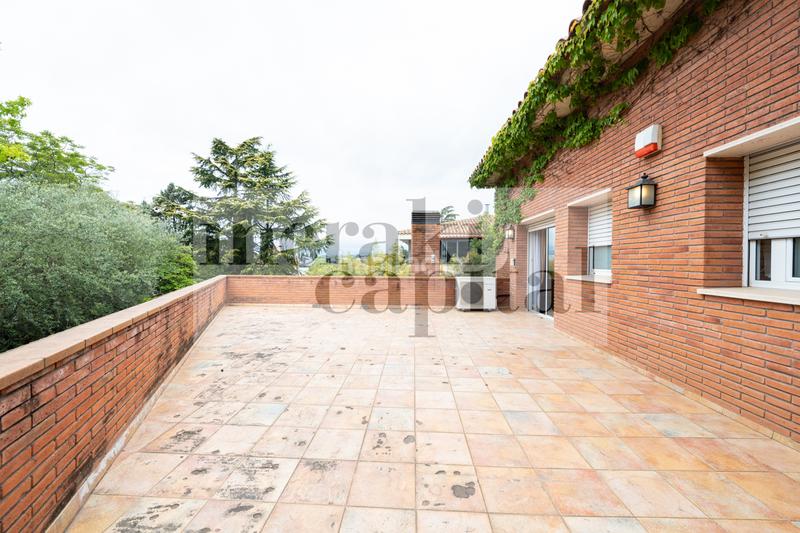 Foto f6d38833-c785-4e07-acce-b97106660581. Casa a carrer de mozart 16 a Arxiu Sant Cugat del Vallès