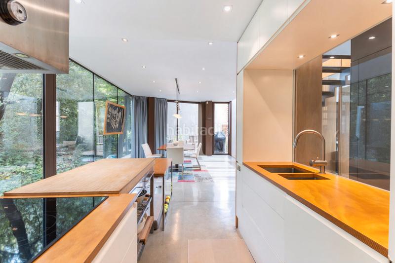 Foto 57559f62-3d40-48fb-a3d4-d6e4772c46ec. Casa amb xemeneia calefacció aparcament piscina a Sant Cugat del Vallès