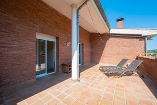 Lloguer Casa adossada  Carrer d'arístides maillol. De 3 plantas con jardin, terraza y parking