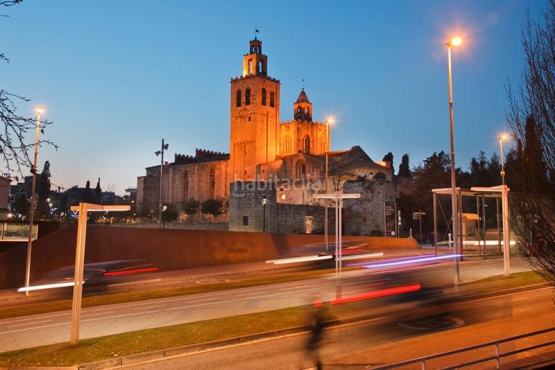 Foto 12ae3e3e-4f6f-4dce-bd9f-eff400aa6d88. Casa amb calefacció aparcament piscina a Turó de Can Mates Sant Cugat del Vallès