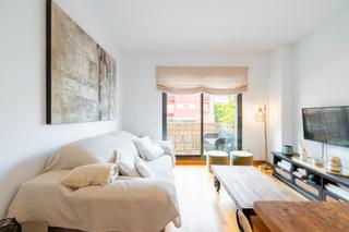 Pis  Carrer de sant màrius 16. Dúplex lluminós amb terrassa, pàrquing i llum natural