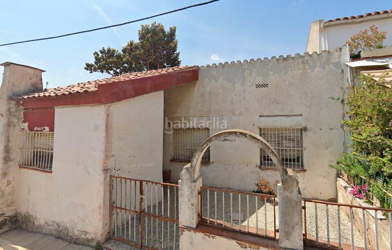 Foto 83d6fe43-668d-49e7-b4f7-640ac172ed33. Casa adosada casa a reformar amb projecte aprovat a en Sant Joan Despí