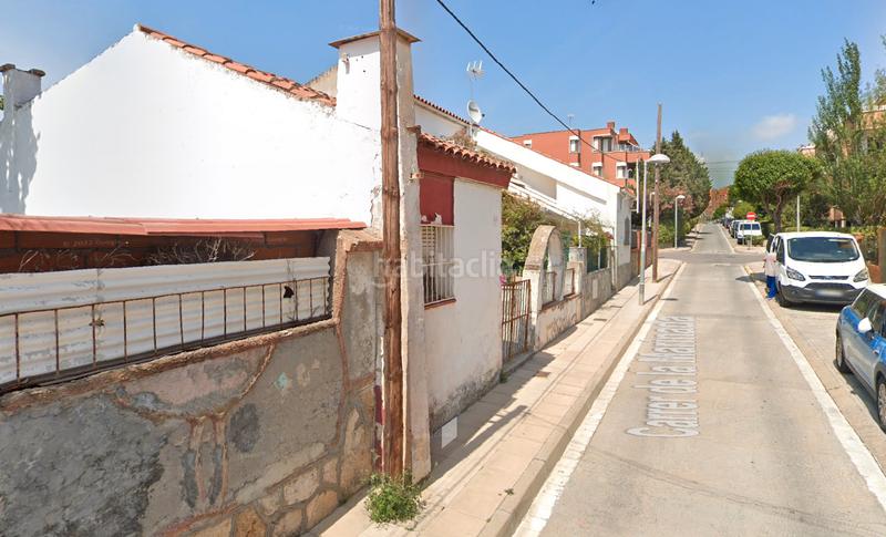 Foto a09128d6-9e84-4796-9d1a-e661688fb75e. Casa adosada casa a reformar amb projecte aprovat a en Sant Joan Despí