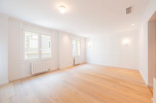 Appartamento in Carrer de copèrnic 57. Pis reformat i lluminós amb acabats d’alt standing a sant gervas