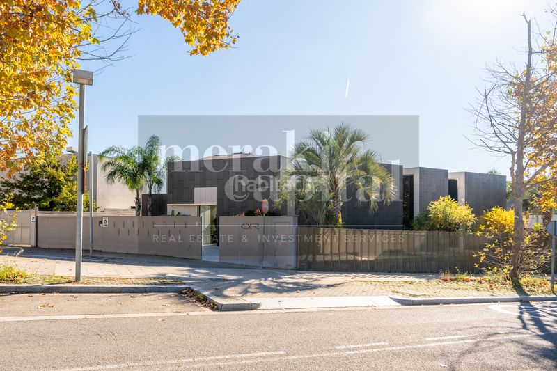 Foto 1f6e954f-c297-4b47-9353-80a8294e5413. Casa amb xemeneia calefacció aparcament piscina a Sant Cugat del Vallès