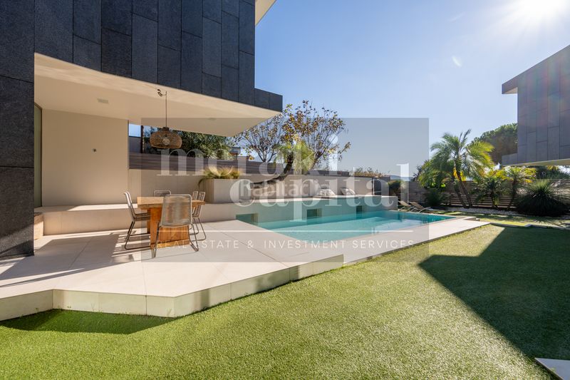 Foto 8ab037dd-7929-4794-b5a9-2e06b442661a. Casa amb xemeneia calefacció aparcament piscina a Sant Cugat del Vallès