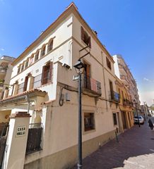 Chalet in Carrer d'orient 90. Propiedad singular con amplio jardín privado