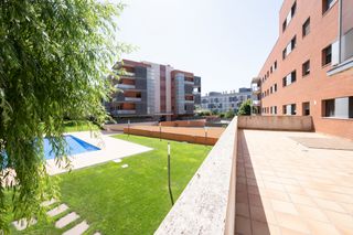 Piano terra in Carrer de jaume de montcorb 4. Exclusiva planta baixa amb 115 m² de terrassa i piscina comunità