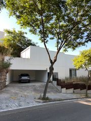 Maison  Carrer dels pinetons 38. Casa contemporània de disseny a cabrils amb vistes i gran potenc