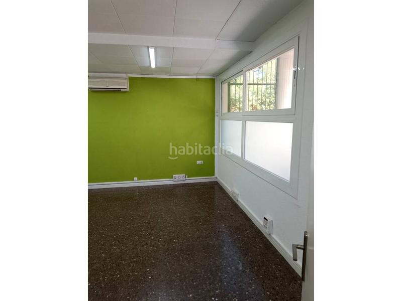 Foto 871fdd2a-1ab2-40dd-a395-5ca723cf46c5. Location local commercial dans Zona Esportiva Terrassa