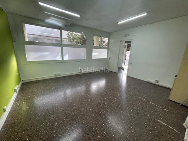 Foto bc7ea8b4-8c8e-4689-ac02-45c53fa56600. Rent business premise in Zona Esportiva Terrassa
