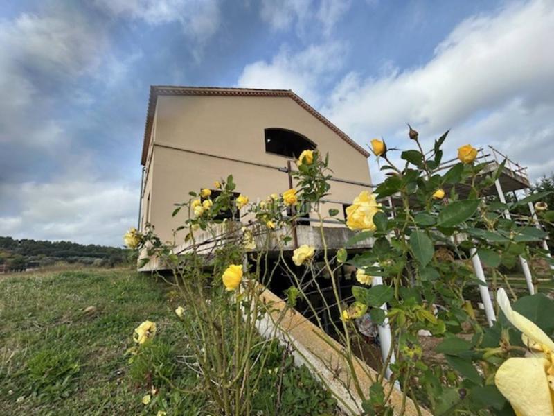 Foto 477de681-0ffe-40cb-bd47-0a710f75a6cf. Masía finca en venta en Poble Nou Terrassa