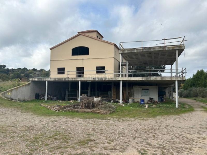 Foto b0a5a181-bdc4-4477-8ef9-e80ef6d1b4d1. Masía finca en venta en Poble Nou Terrassa