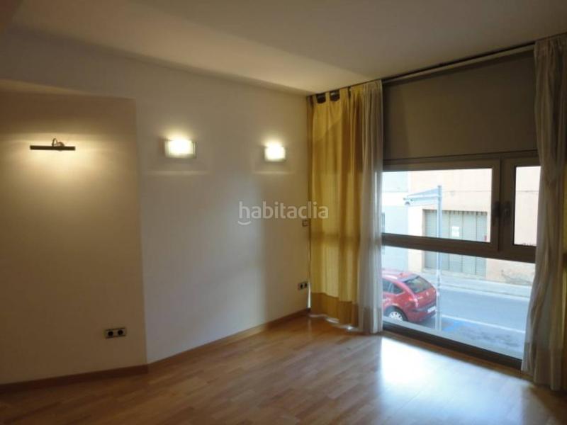 Foto 145f2e63-ffef-499b-8438-df348a51c083. Piso venta de piso centre en Barri del Centre Terrassa