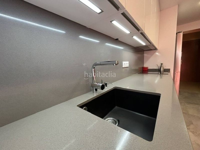 Foto 0e3ea1a5-d805-4004-8928-0ad92140a0b8. Pis amb calefacció aparcament a Barri del Centre Terrassa
