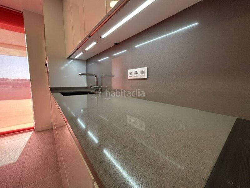 Foto a004f7dc-ccb9-449a-827d-a254d271ec3e. Pis amb calefacció aparcament a Barri del Centre Terrassa