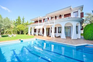 Chalet en Alella. Casa en venta en alella, con 639 m2, 6 habitaciones y 5 baños, p